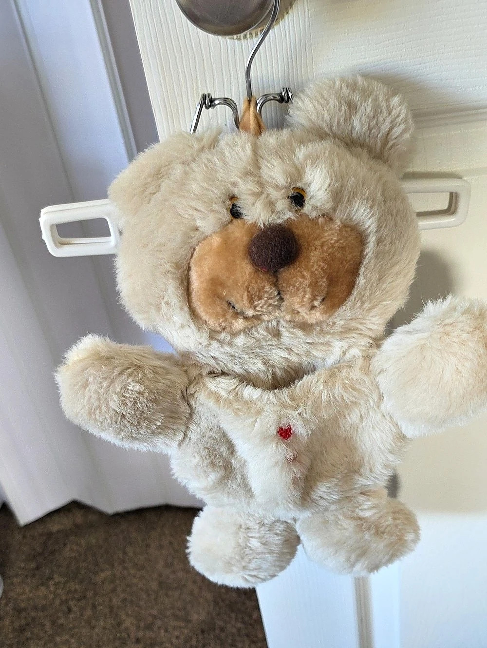 Hallmark QSF76-03 Plush Bear Card Holder